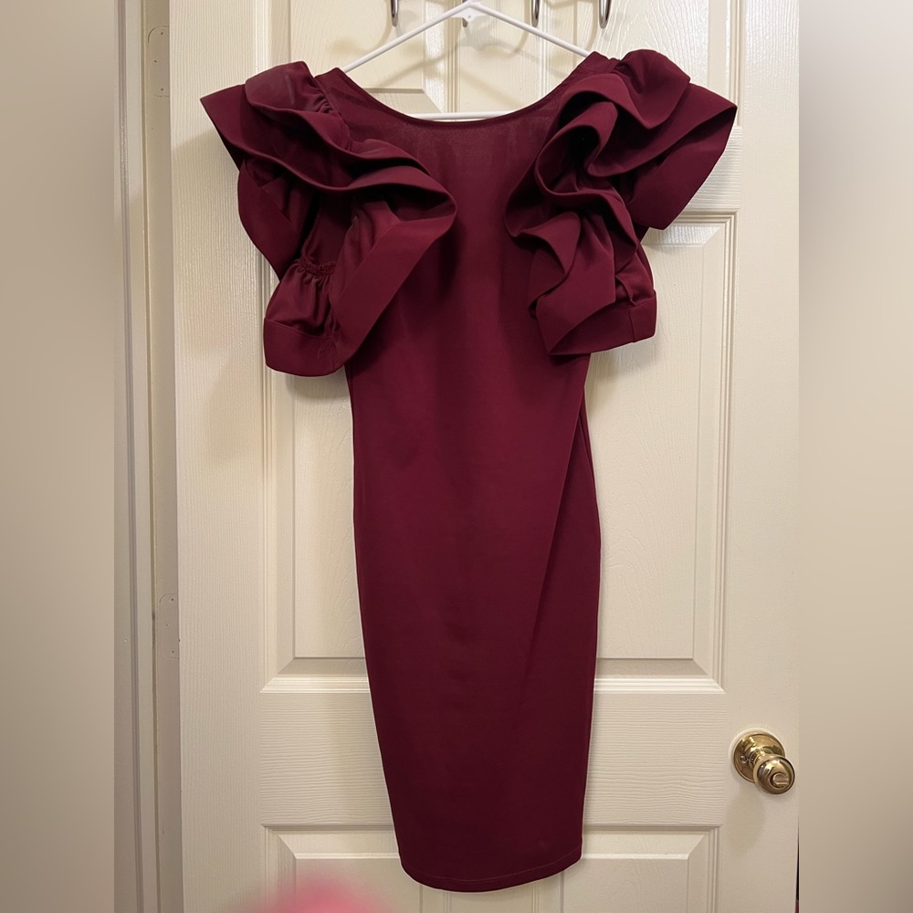 Backless burgundy dress with ruffle sleeves